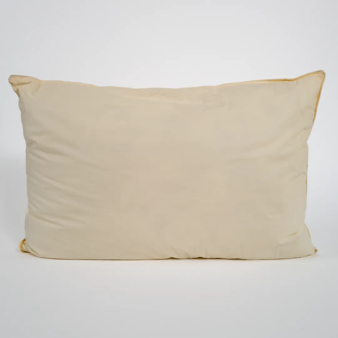 aquaplush® down alternative polyester pillow