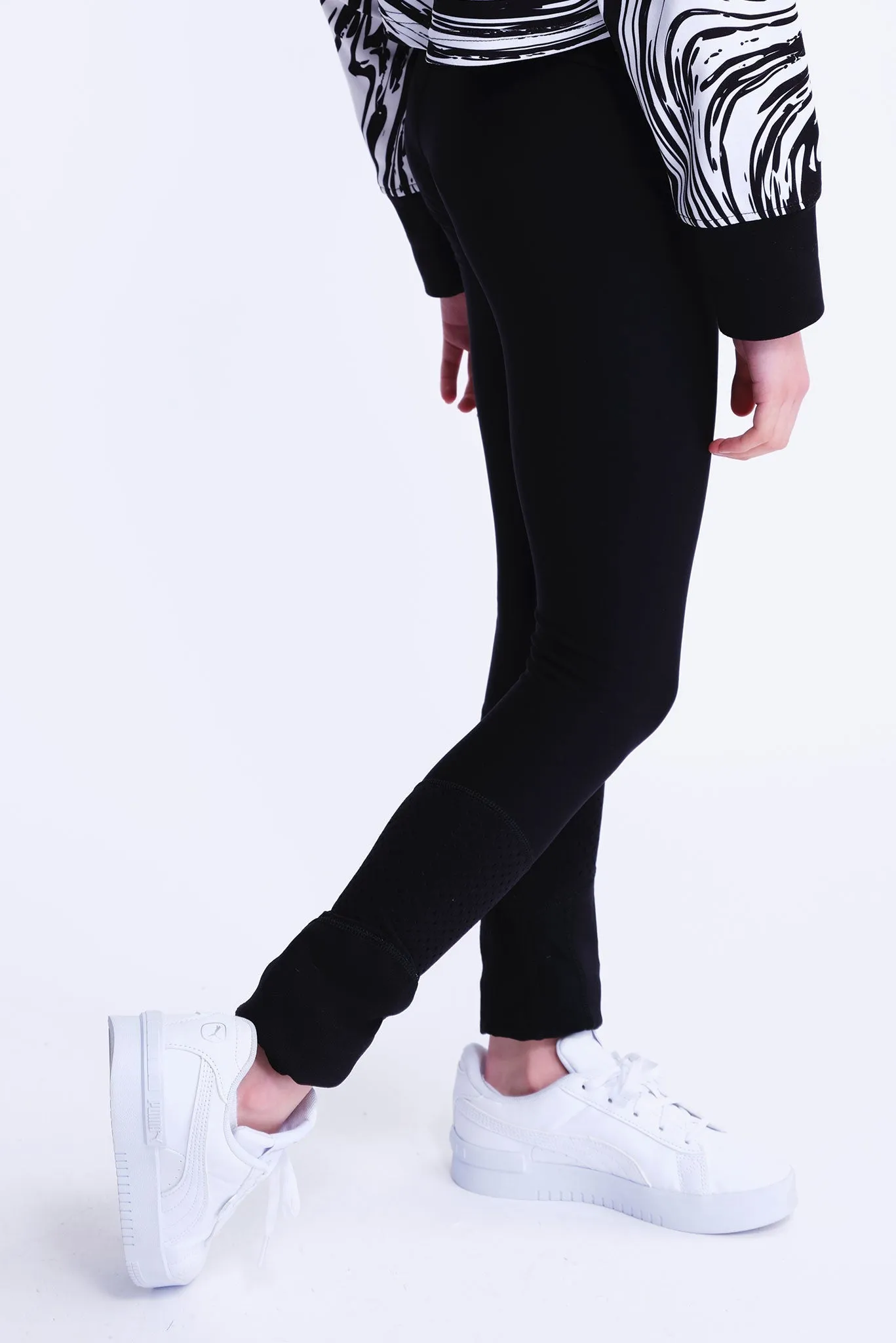 Desire Non-Slip Leggings in Black