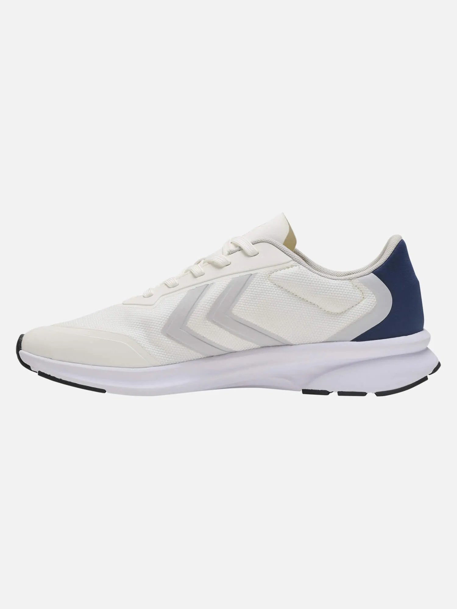 Flow Breather Men White Training Shoes