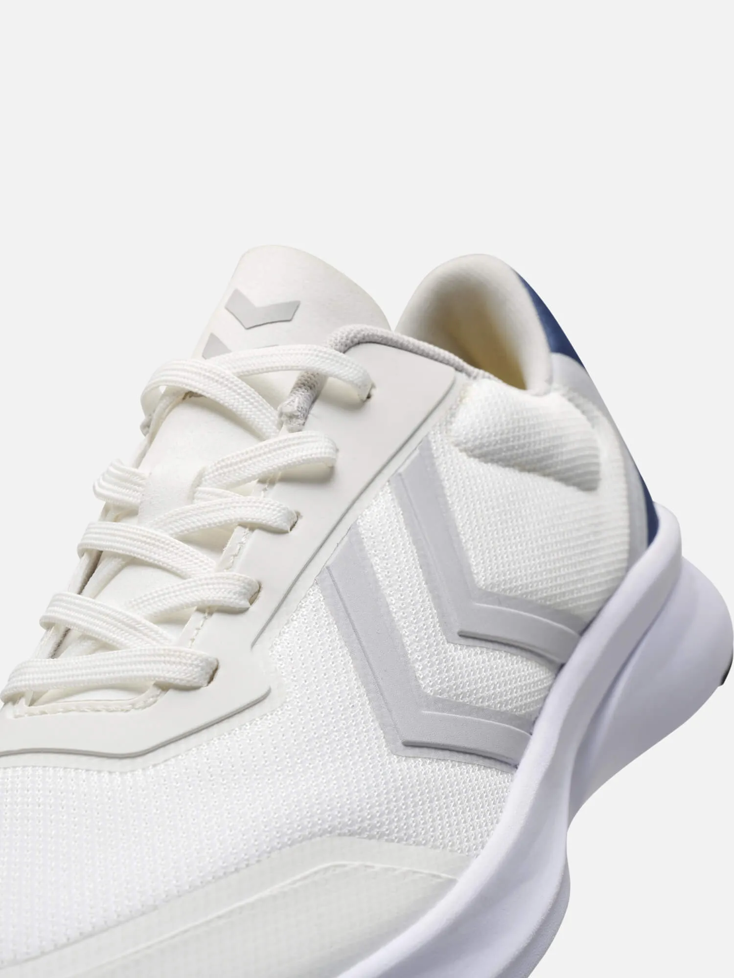 Flow Breather Men White Training Shoes