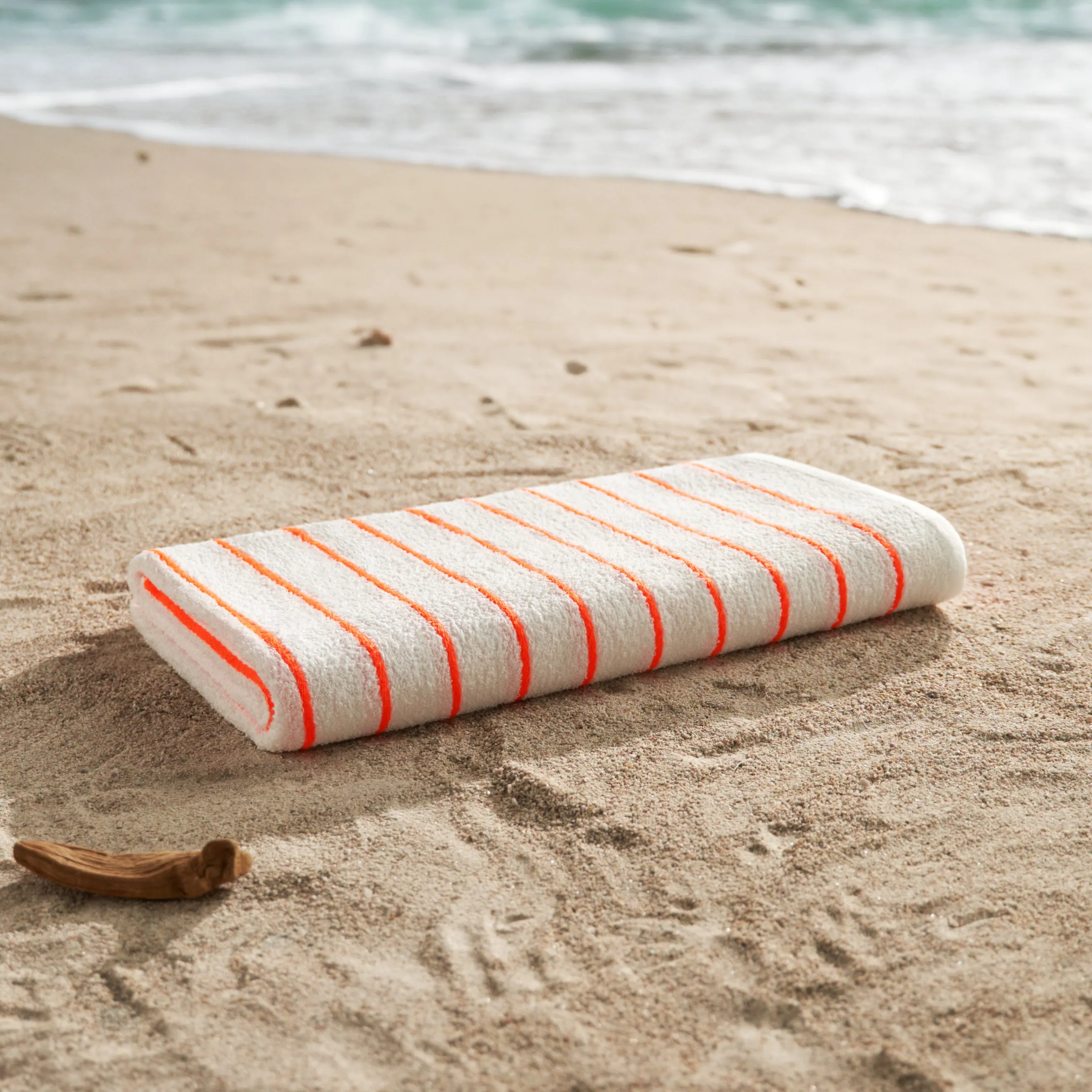 Hotel Splash Horizontal Stripe Pool Towel