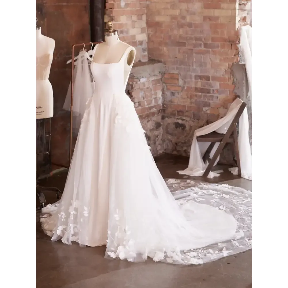 Maggie Sottero Lavinia Detachable Train